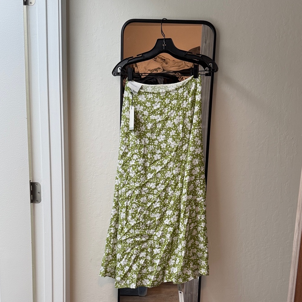 Nwt midi reformation zoe skirt